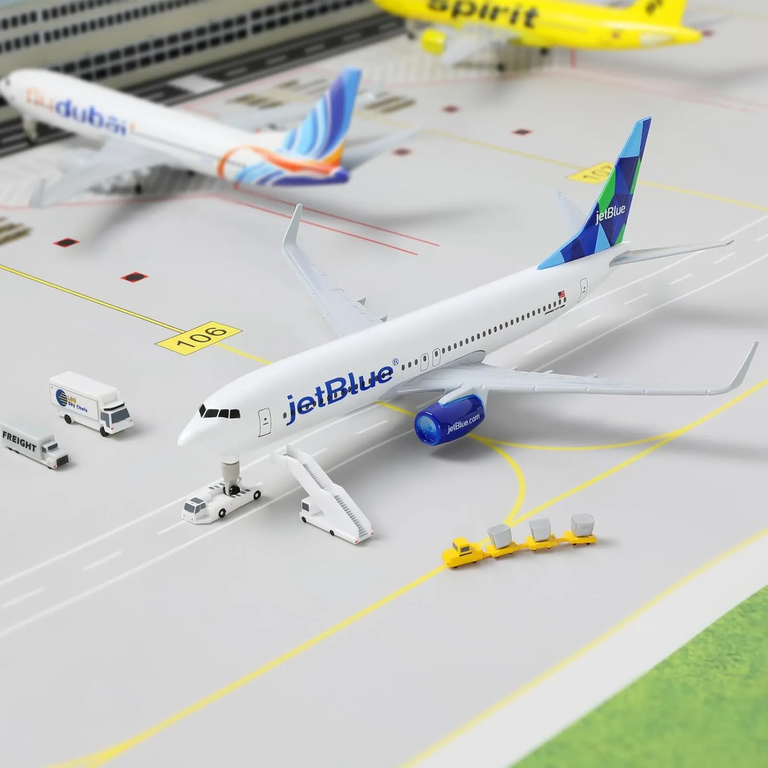 1/300 American for Jet Blue Diecast Metal Airplane Model Kit (8.3-inches L) with Stand, 737 Plane Model for Adult Aviation Gifts, Desktop Display Airplane