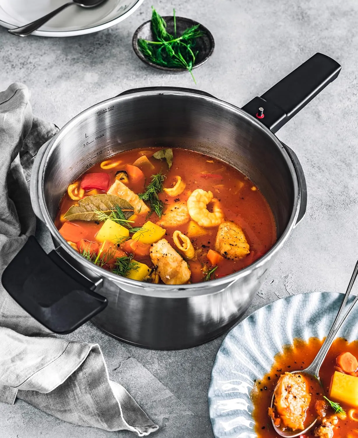Fissler Vitaquick Premium Pressure Cooker Set, 6.3 Quart and Glass Lid