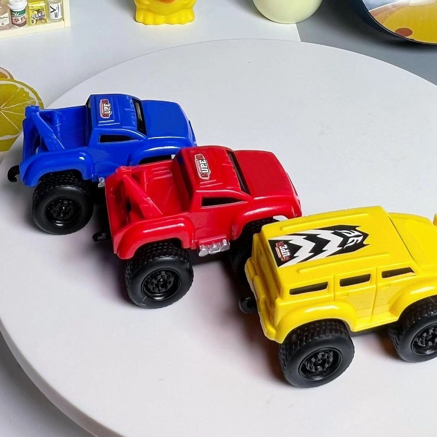 Magnetic Wall Climbing Toy Car, Anti-Gravity Climber Toy for Kids, Inertial Magnetic Levitation, Pull-Back Inertial Climbing Toys Car, Travel on Vertical Surfaces Such as Walls Ceilings (B*2)