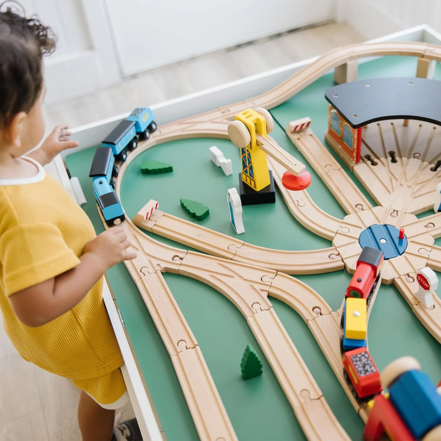 Melissa & Doug Wooden Railway Set, 130 Pieces - Wooden Train Set for Toddlers Ages 3 