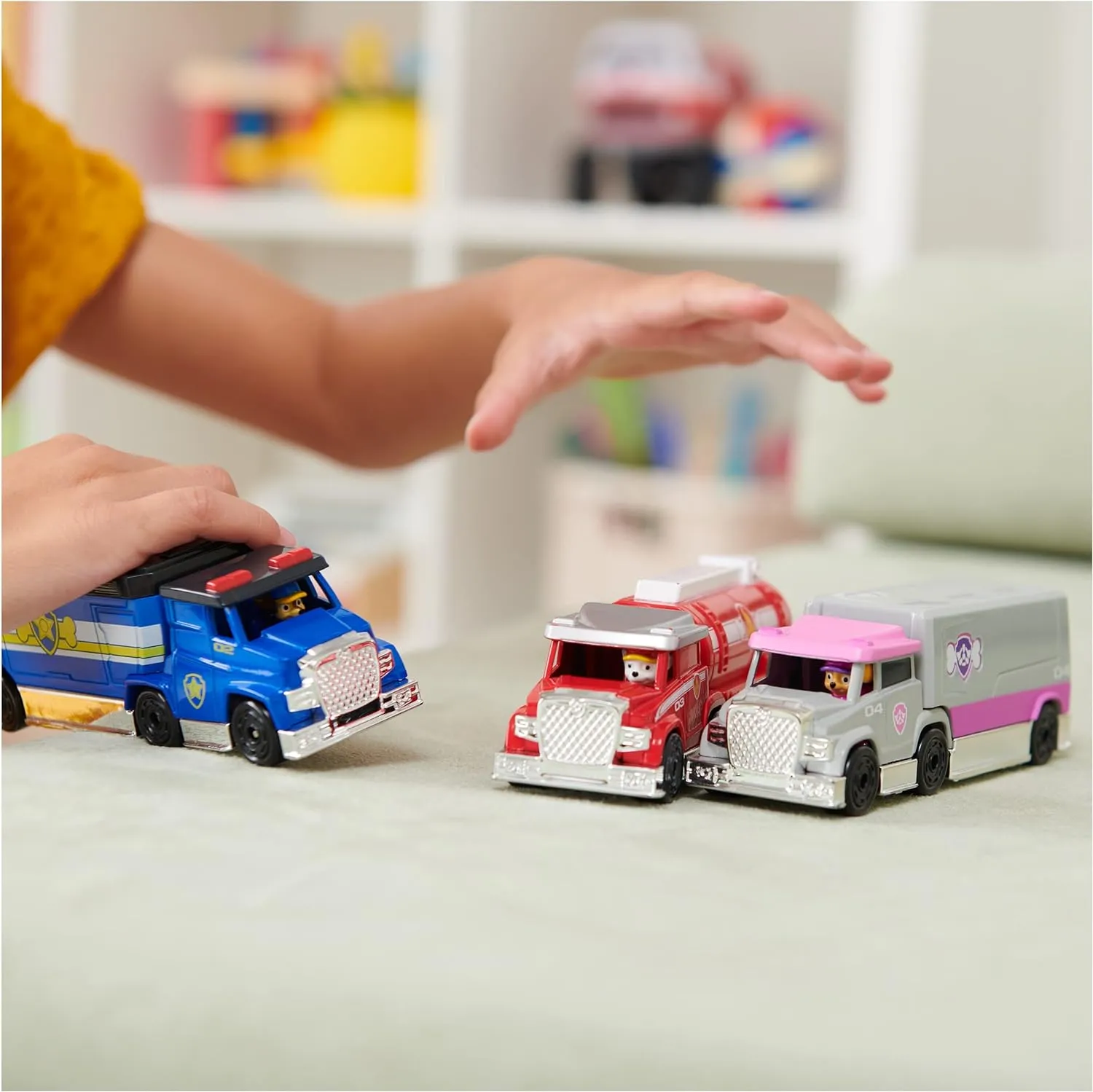 Paw Patrol, True Metal Chase, Marshall and Skye Collectible Big Truck Pups Toy Trucks (Amazon Exclusive) 1:55 Scale, Kids Toys for Ages 3 and up
