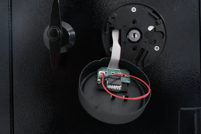 SecureFlip Deposit Safe: Smart Storage for Home & Business