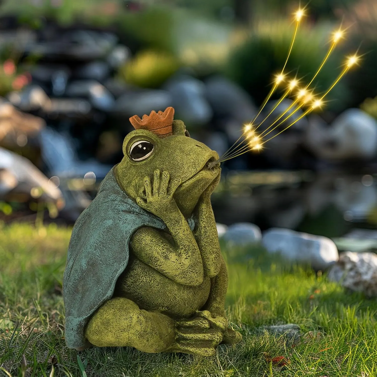 Solar Garden Decor Frog Prince Statue Outdoor, Birthday Gifts for Women Mom Grandma Senior Elder, Frog Ornament for Balcony, Garden, Patio, Yard, Lawn