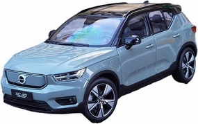 Sports car Metal Model 1:18 for Volvo XC40 Pure Electric XC40 2022 Cast Alloy Car Model White Collection Decoration Hobby for Home Décor(Green)