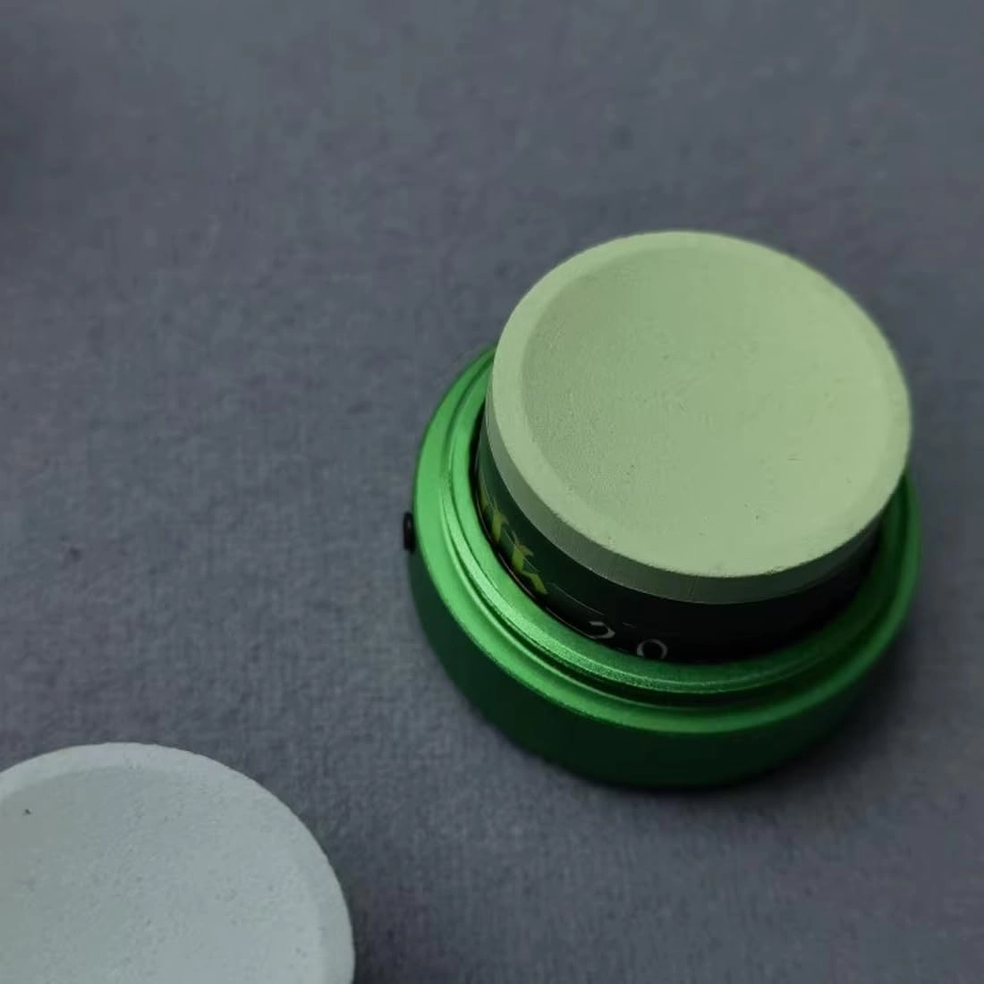TAOM Pool Chalk Holder Round Shaped Practical Tool Billiards Accessories Magnetic Mini Chalk Tip Case Container Round Box Billiards